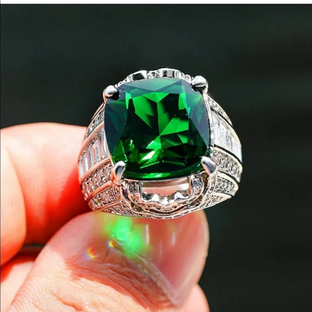 Green Emerald Big Luxury Ring